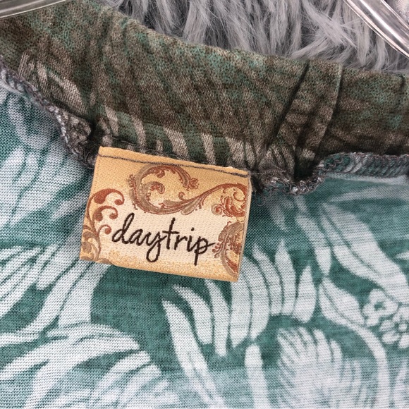 Daytrip Top Womens Large Green Brown Leaves Square Neck Shirt - Picture 3 of 8